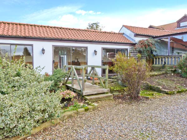 Hartswood East Pet-Friendly Cottage, Malton, North York Moors & Coast (Ref 27418)