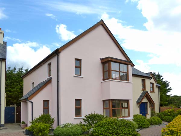 Inishfarnard Beach Cottage, Eyeries, County Cork, South West (Ref 27751)