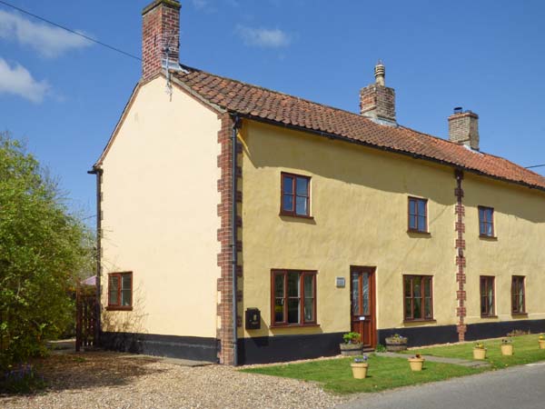 The Horseshoes House Family Cottage, Saham Toney, East Anglia (Ref 28007)