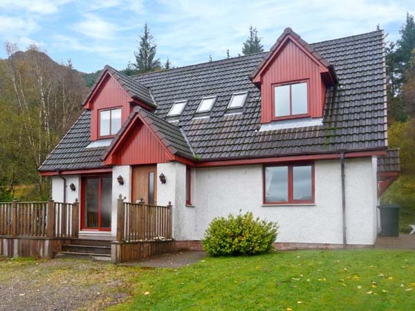Silver Birch Lodge  Pet-Friendly Cottage, Dornie, Highlands And Islands (Ref 28024)