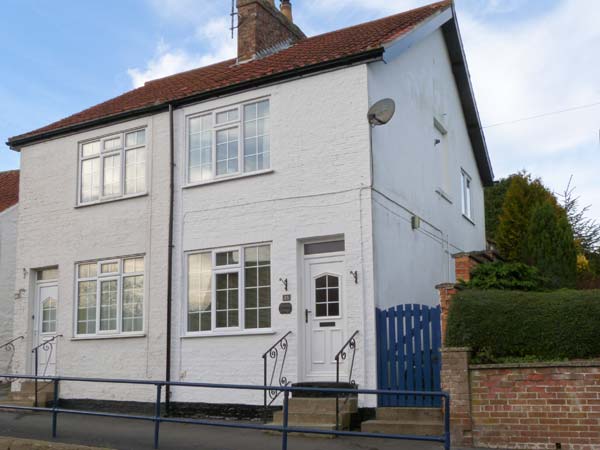 Brindle Cottage Pet-Friendly Cottage, Hunmanby, North York Moors & Coast (Ref 28153)