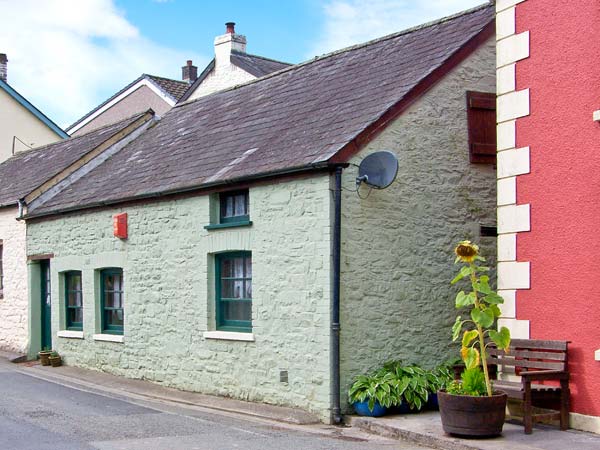 Yr Hen Efail Pet-Friendly Cottage, Abergorlech, South Wales (Ref 28269)