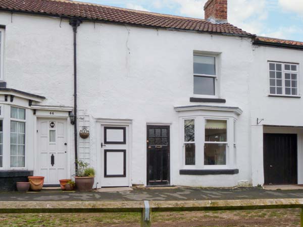 Apple Tree Cottage Pet-Friendly Cottage, Thirsk, North York Moors & Coast (Ref 28757)