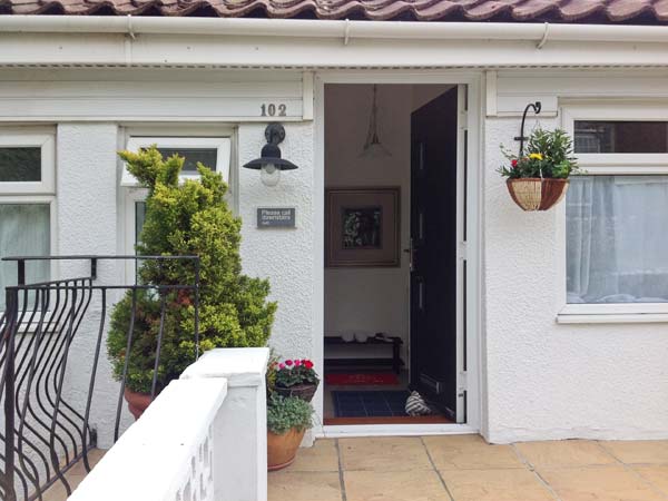 102 Gills Cliff - Room@Thetop Beach Cottage, Ventnor, South Coast (Ref 29353)