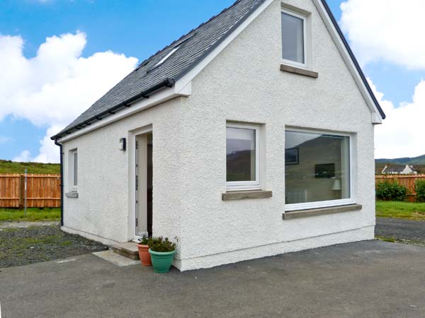 Cottage At Seadrift Pet-Friendly Cottage, Staffin, Isle Of Skye, Highlands And Islands (Ref 29815)