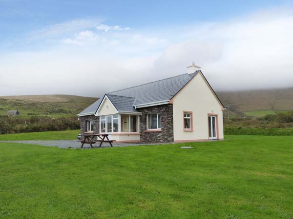 Ronan's House Family Cottage, Portmagee, County Kerry, South West (Ref 29833)