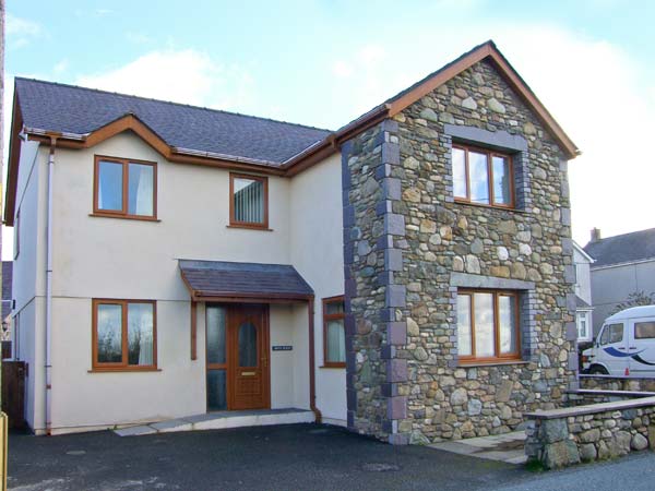 Bryn Seion Coastal Cottage, Y Felinheli, North Wales (Ref 30276)