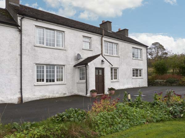 Hornsbarrow Farmhouse Pet-Friendly Cottage, Lupton, Cumbria & The Lake District (Ref 30291)