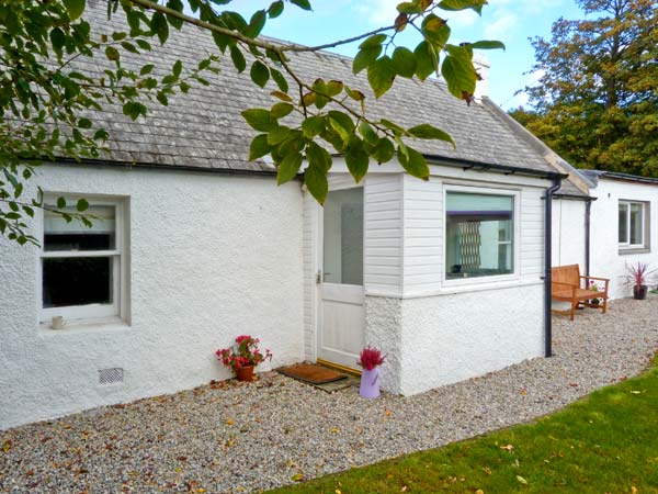Lilac Cottage Pet-Friendly Cottage, Strathpeffer, Highlands And Islands (Ref 30495)