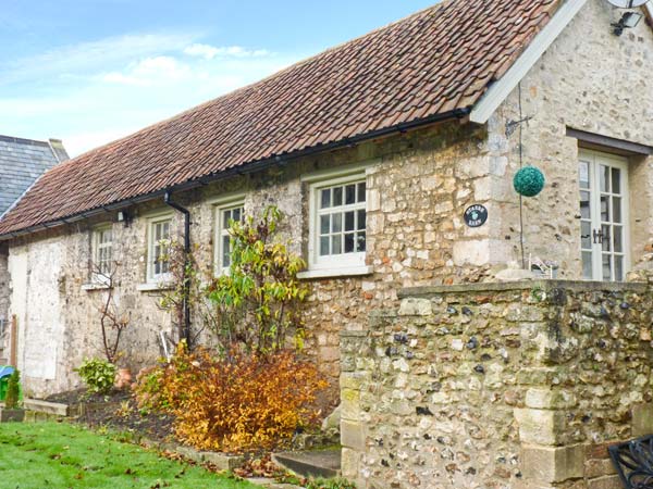 Starre Barn Pet-Friendly Cottage, Beer, South West England (Ref 30991)