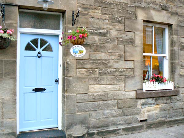 Seashell Cottage Pet-Friendly Cottage, Amble-By-The-Sea, Northumberland (Ref 31213)