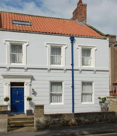 Roseberry House Beach Cottage, Whitby, North York Moors & Coast (Ref 3539)