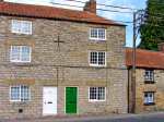 Crooked Cottage Pet-Friendly Cottage, Kirkbymoorside, North York Moors & Coast (Ref 3588)