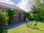 Northorpe Cottage Pet-Friendly Cottage, Atwick, North York Moors & Coast (Ref 3638)