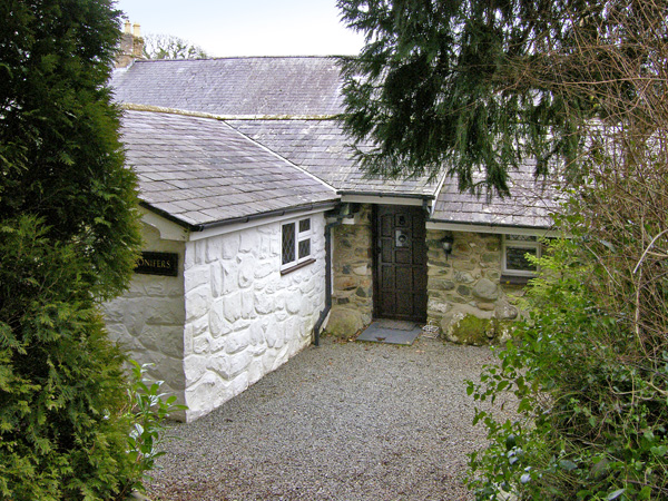 Conifers Cottage Pet-Friendly Cottage, Talhenbont Hall Country Estate, North Wales (Ref 380)
