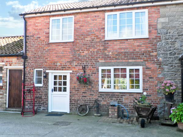 Woodlands Cottage Pet-Friendly Cottage, Snainton, North York Moors & Coast (Ref 3912)