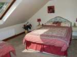 Pendre Apartment (Upstairs)