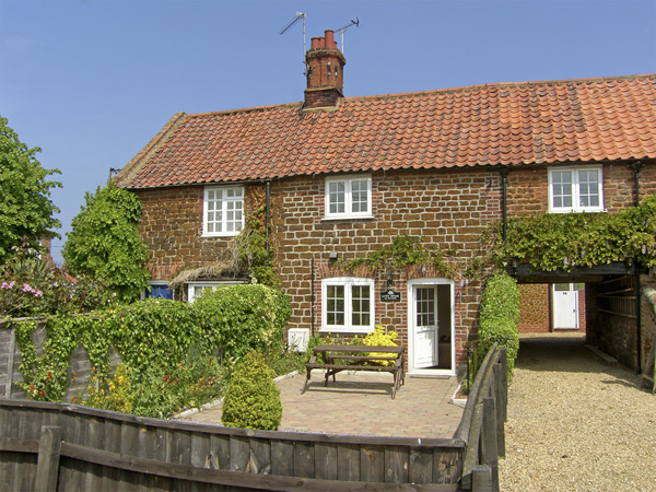 Kath's Cottage Beach Cottage, Heacham, East Anglia (Ref 4040)