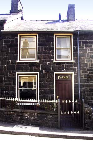 Faenol Pet-Friendly Cottage, Llan Ffestiniog, North Wales (Ref 4549)