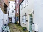 Jet Cottage Pet-Friendly Cottage, Whitby, North York Moors & Coast (Ref 5268)