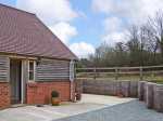 Holmer Farm Pet-Friendly Cottage, Leominster, Heart Of England (Ref 5426)