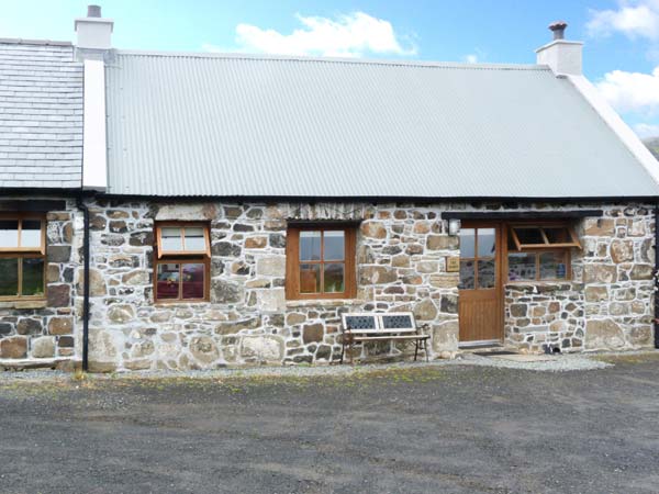 The Barn Pet-Friendly Cottage, Staffin, Highlands And Islands (Ref 5690)