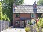 12a East Row Pet-Friendly Cottage, Holbrook, East Anglia (Ref 6140)