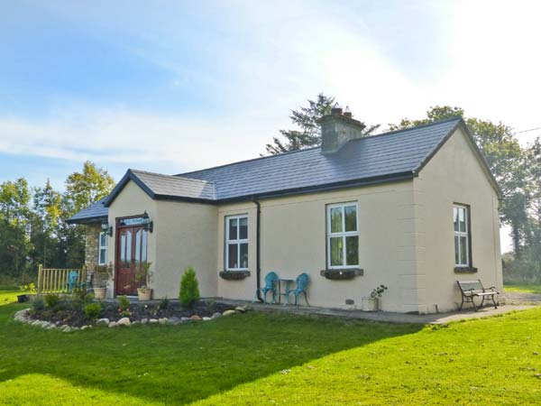 Lily Cottage Pet-Friendly Cottage, Swinford, County Mayo, West (Ref 8083)