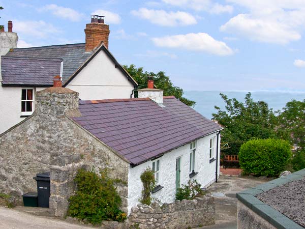 Craiglwyd Bach Pet-Friendly Cottage, Llandudno, North Wales (Ref 8492)