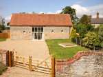 Manor Barn Family Cottage, Walcot, East Anglia (Ref 8688)