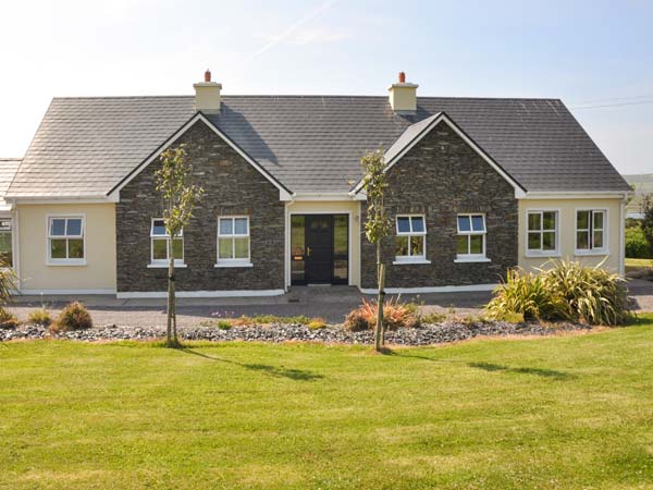 Reardon's House Pet-Friendly Cottage, Portmagee, County Kerry, South West (Ref 903994)