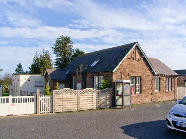 Cuthbert's Cottage Pet-Friendly Cottage, Beal, Northumberland (Ref 904067)