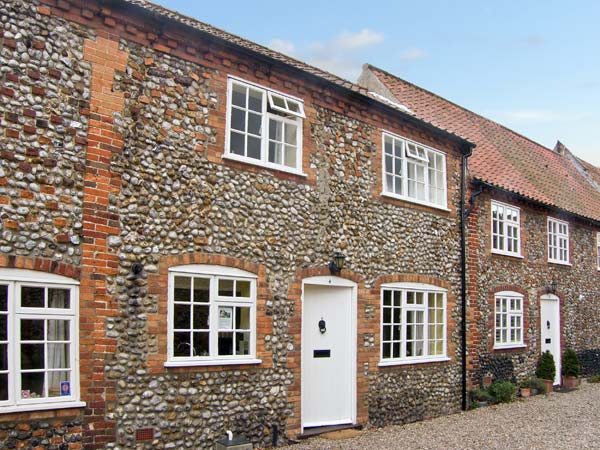 Carpenters Cottage Coastal Cottage, Holt, East Anglia (Ref 904233)