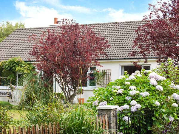 Rowantree Family Cottage, Beaufort, County Kerry, South West (Ref 904322)