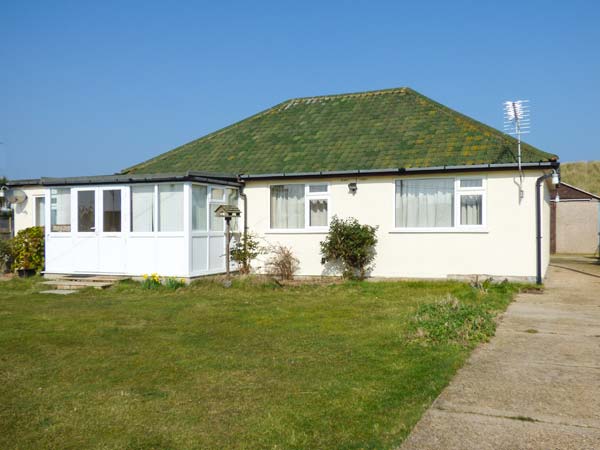 Min-Y-Don Pet-Friendly Cottage, Eccles-On-Sea, East Anglia (Ref 904633)