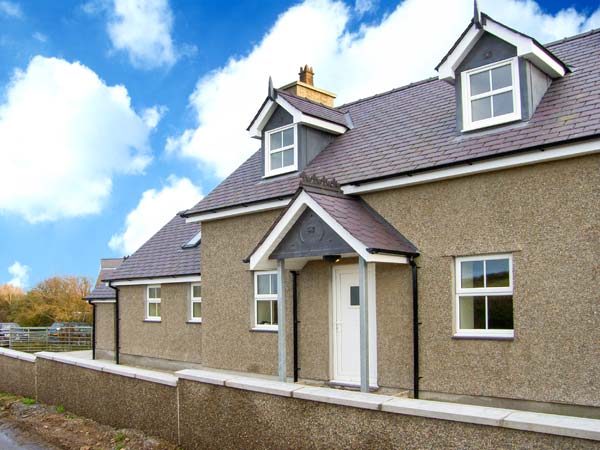 Llain Big Cottage Family Cottage, Rhosneigr, North Wales (Ref 905047)