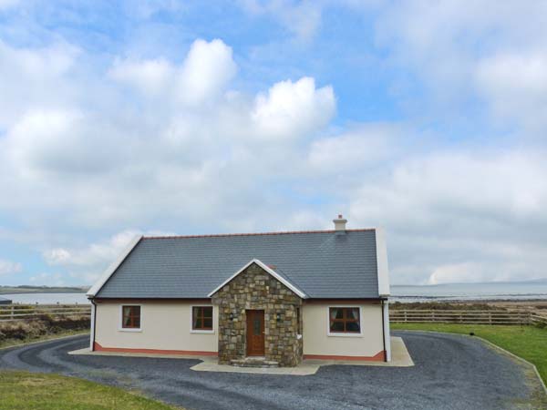 Dooniver Coastal Cottage, Achill Island, County Mayo, West (Ref 905120)