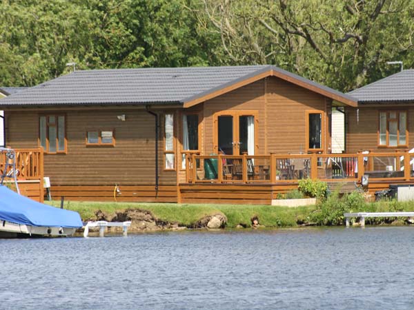 Lakeside Lodge Family Cottage, Tattershall Lakes Country Park, East Anglia (Ref 905227),Woodhall Spa