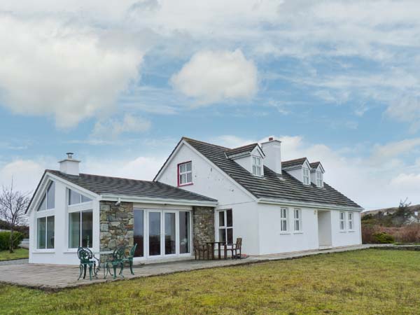 Roundstone Family Cottage, Tully, County Galway, West (Ref 905639)