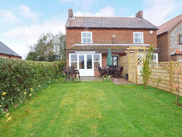 Butterfly Cottage Family Cottage, Aldborough, East Anglia (Ref 906035)