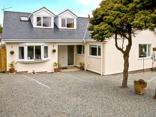 Jasmine Cottage Pet-Friendly Cottage, Benllech, North Wales (Ref 906143)