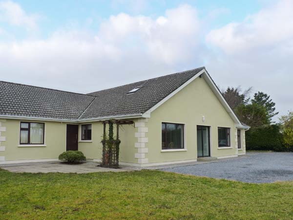 Lakelands Family Cottage, Moycullen, County Galway, West (Ref 906706)