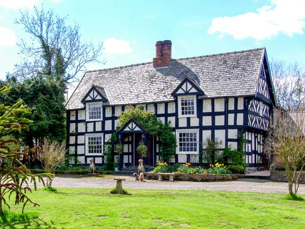 White Hopton House Pet-Friendly Cottage, Sarn, Mid Wales (Ref 906834)