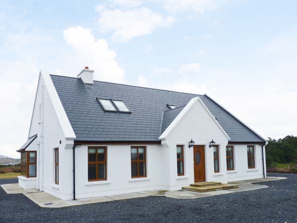 Kevin's House Beach Cottage, Achill Island, County Mayo, West (Ref 911683)