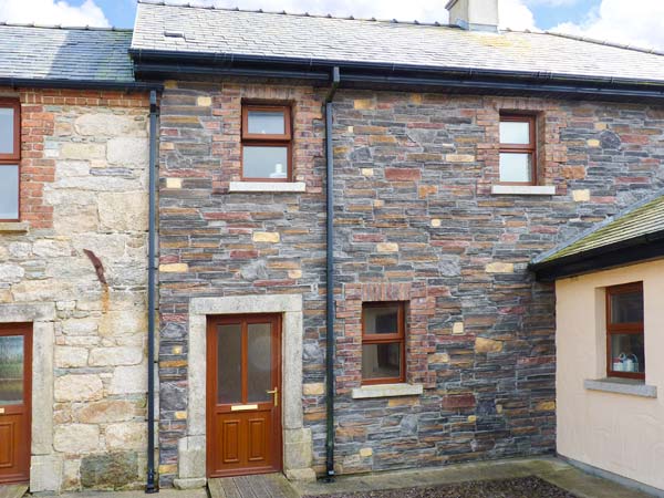 Smuggler's Hide Beach Cottage, Cullenstown, County Wexford, South East (Ref 912132)
