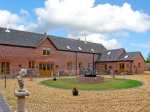 The Hinks Barn Family Cottage, Lilleshall, Heart Of England (Ref 9742)
