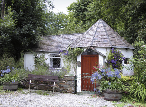 Millstream Coastal Cottage, Tintagel, South West England (Ref 983)