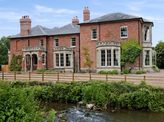 Abbey Dore Court