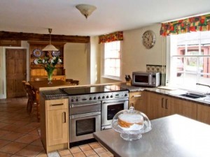 A lovely self catering kitchen in a Sykes Holiday Cottage