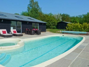 Choose a cottage with a fantastic swimming pool!